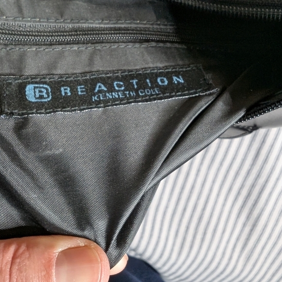 Kenneth Cole Reaction black leather y2k shoulder bag - Picture 12 of 12